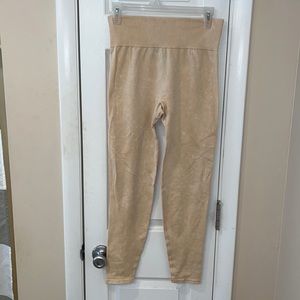 NWOT! Pink Victoria’s Secret Seamless Leggings! Size M 😍